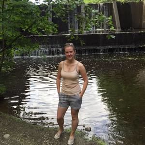 Meet your Posher, Lena